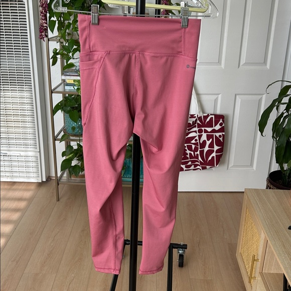 Women’s Adidas Leggings. Size Medium. 23” inseam. - Picture 2 of 4
